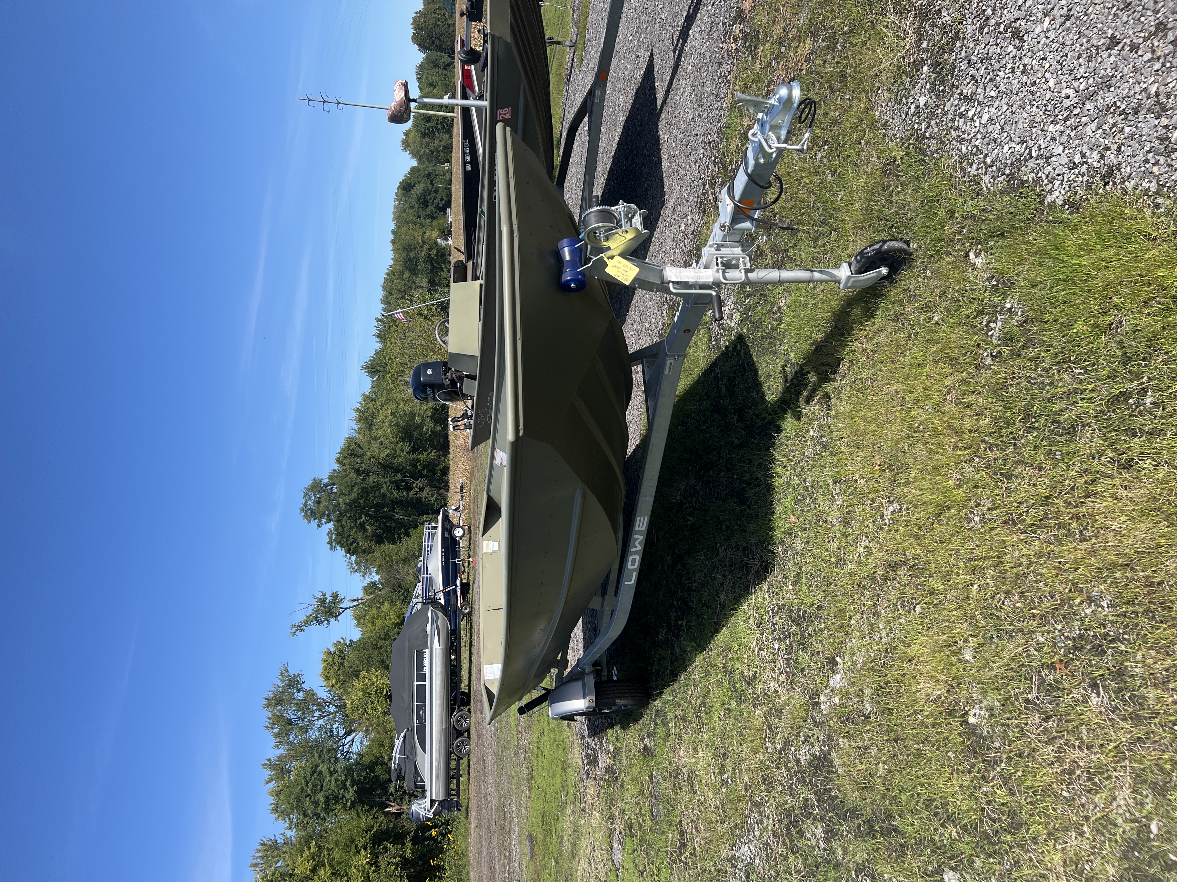 2026 Lowe Boats L1852MT AURA Tiller