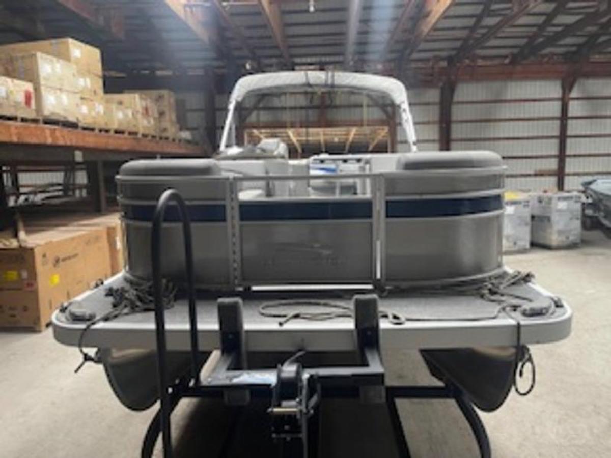 Used 2022 Bennington 22 SL (CONSIGNMENT) 11 ENGINE HOURS
