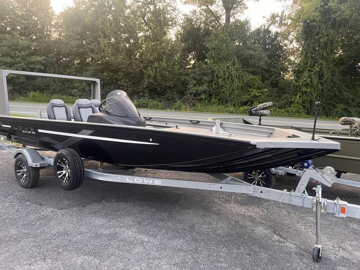 2024 Lowe Boats Outlet 20