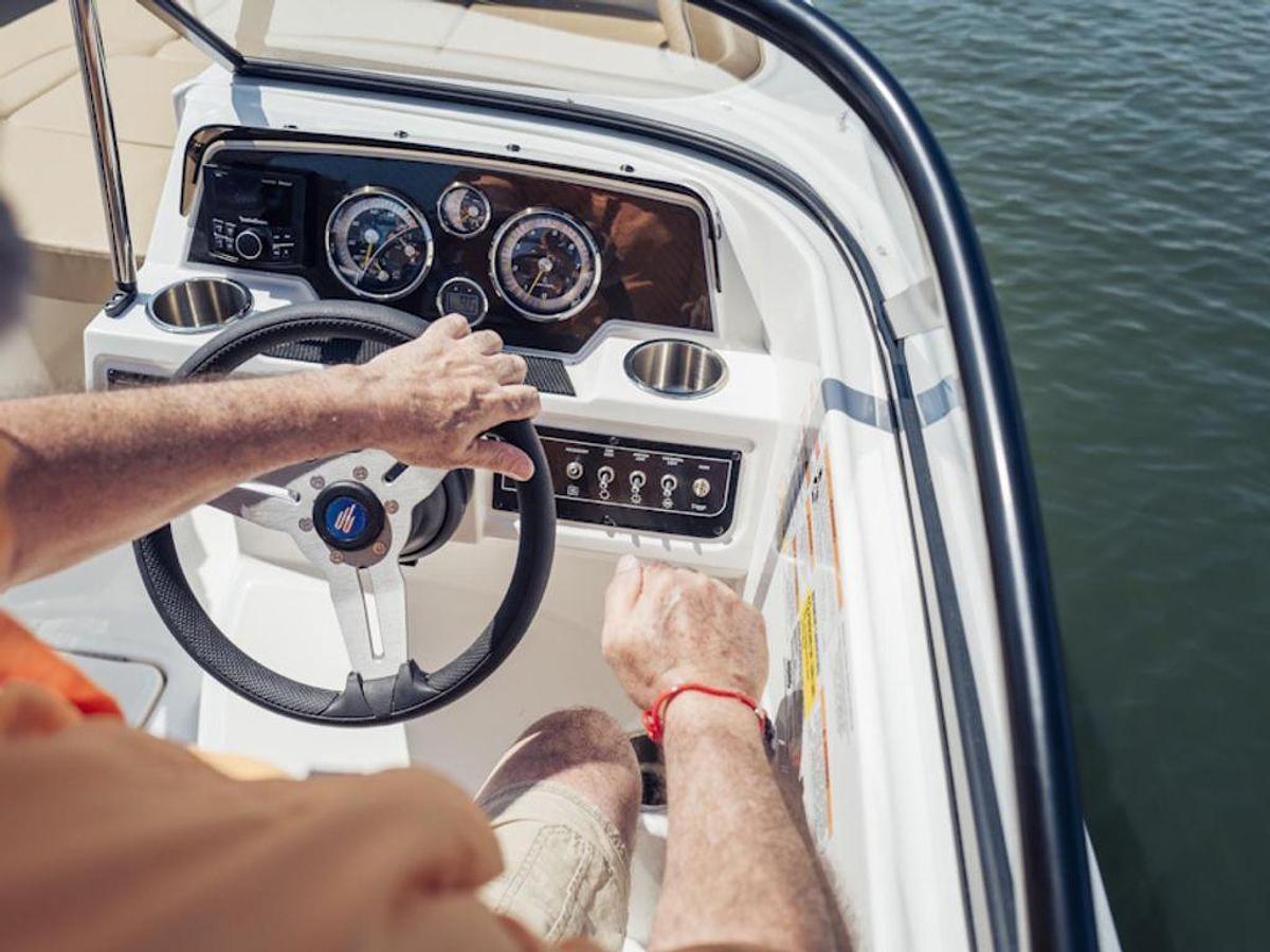 2026 Bayliner D22 Base