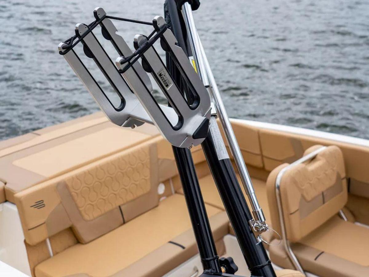 2025 Bayliner VR6 Bowrider Base