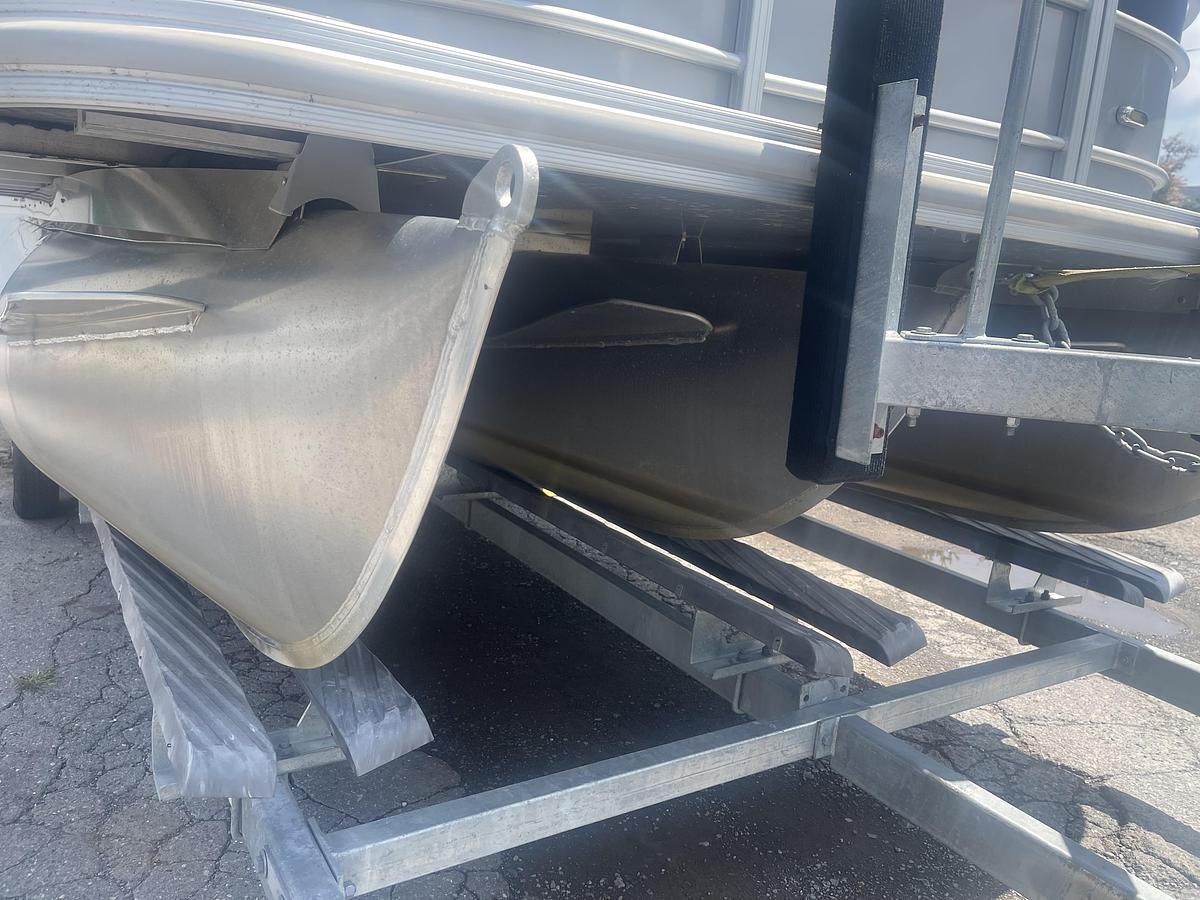 Used 2018 SYLVAN MIRAGE 8520 S TRI TOON