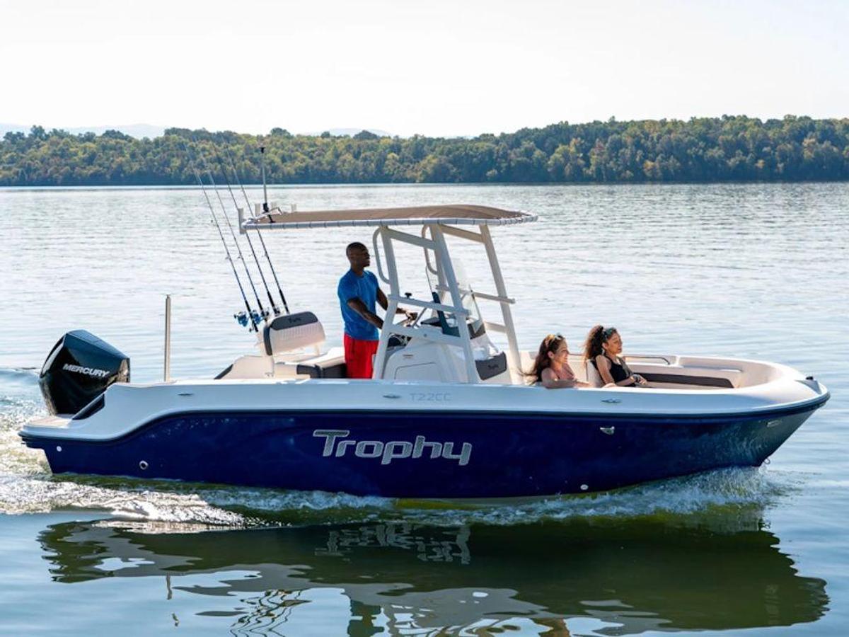 2026 Bayliner T22CC Base