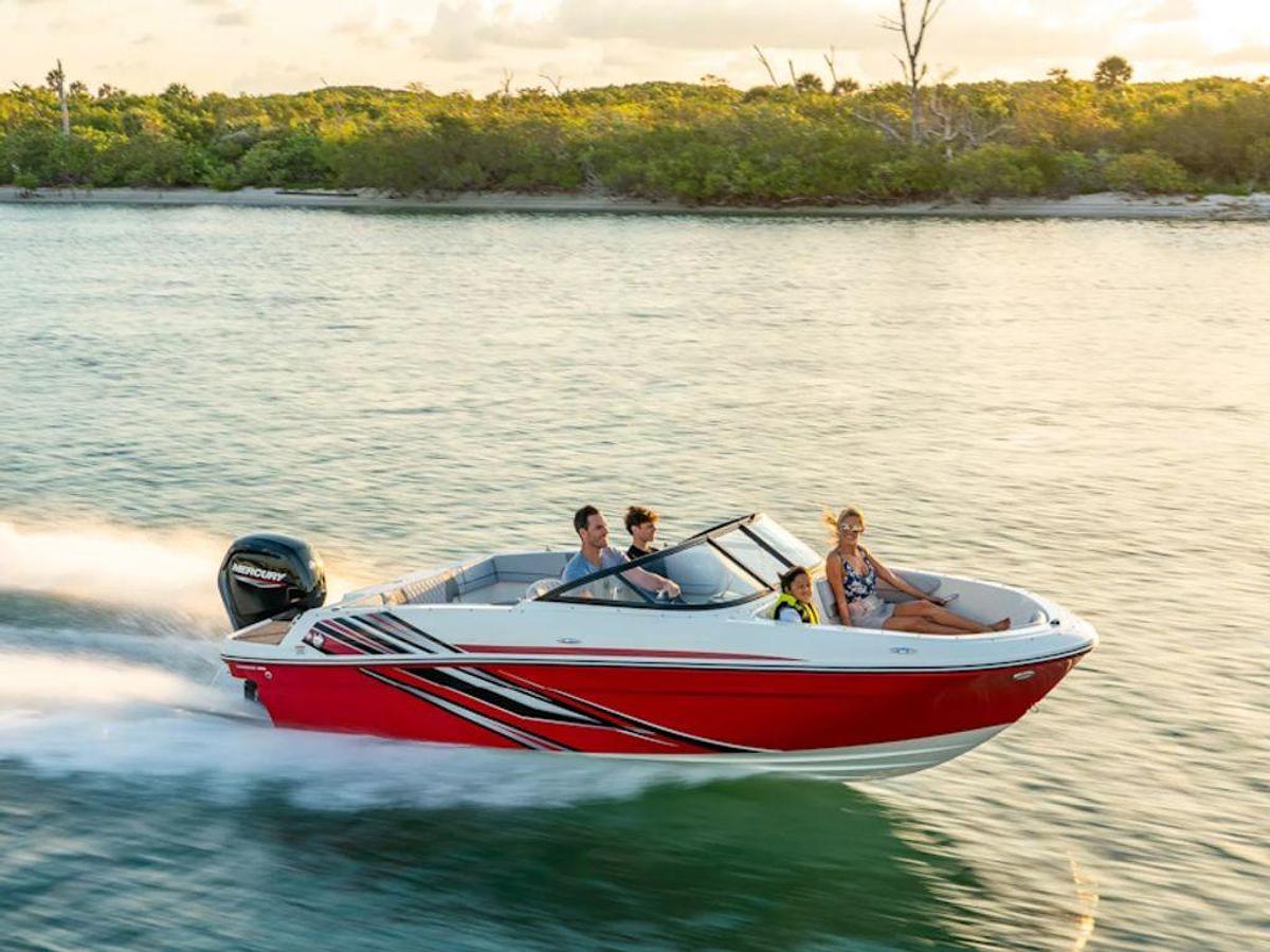 2025 Bayliner VR4 Bowrider - Outboard Base
