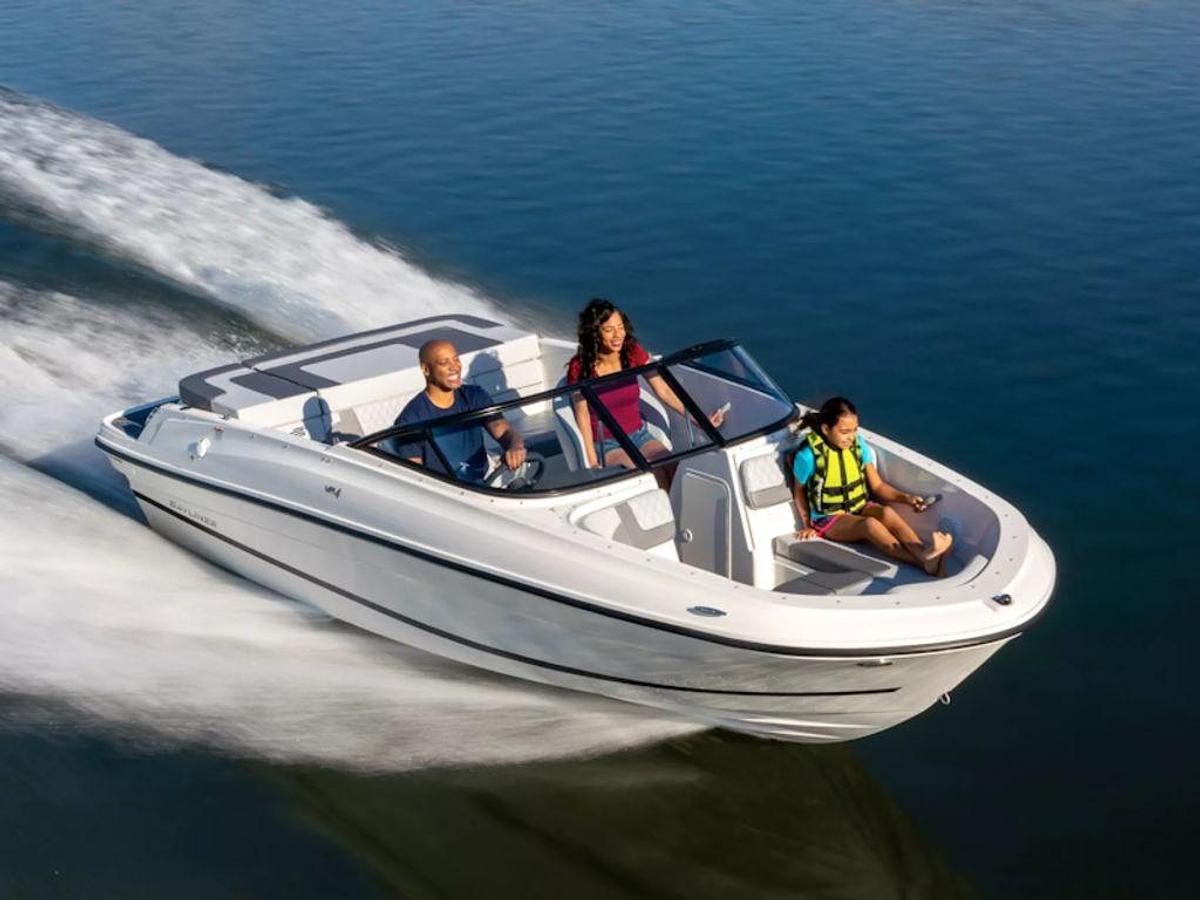2025 Bayliner VR4 Bowrider Base