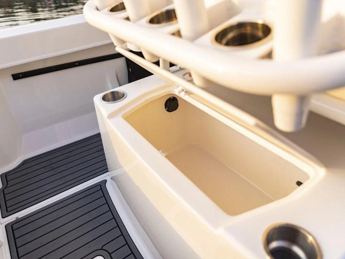 2026 Bayliner T22CC Base