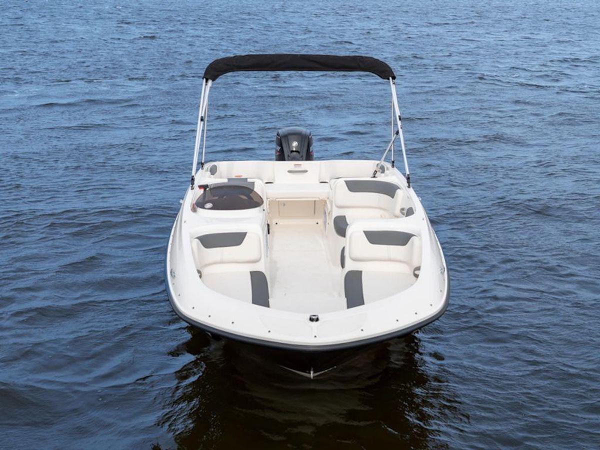 2026 Bayliner E18 Base