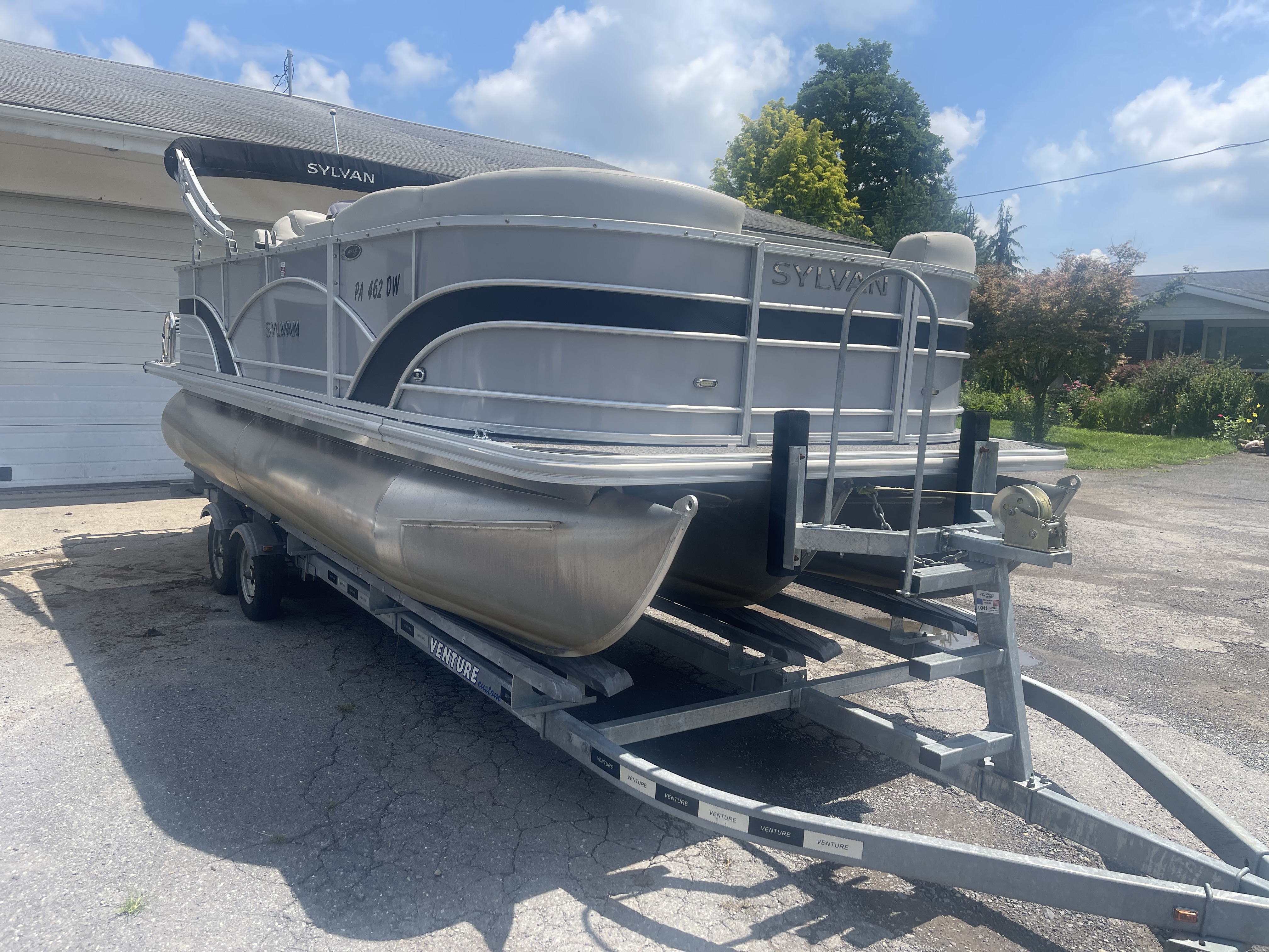 Used 2018 SYLVAN MIRAGE 8520 S TRI TOON