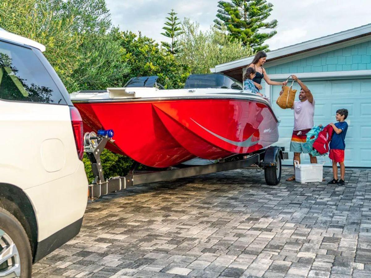 2025 Bayliner M19 Base