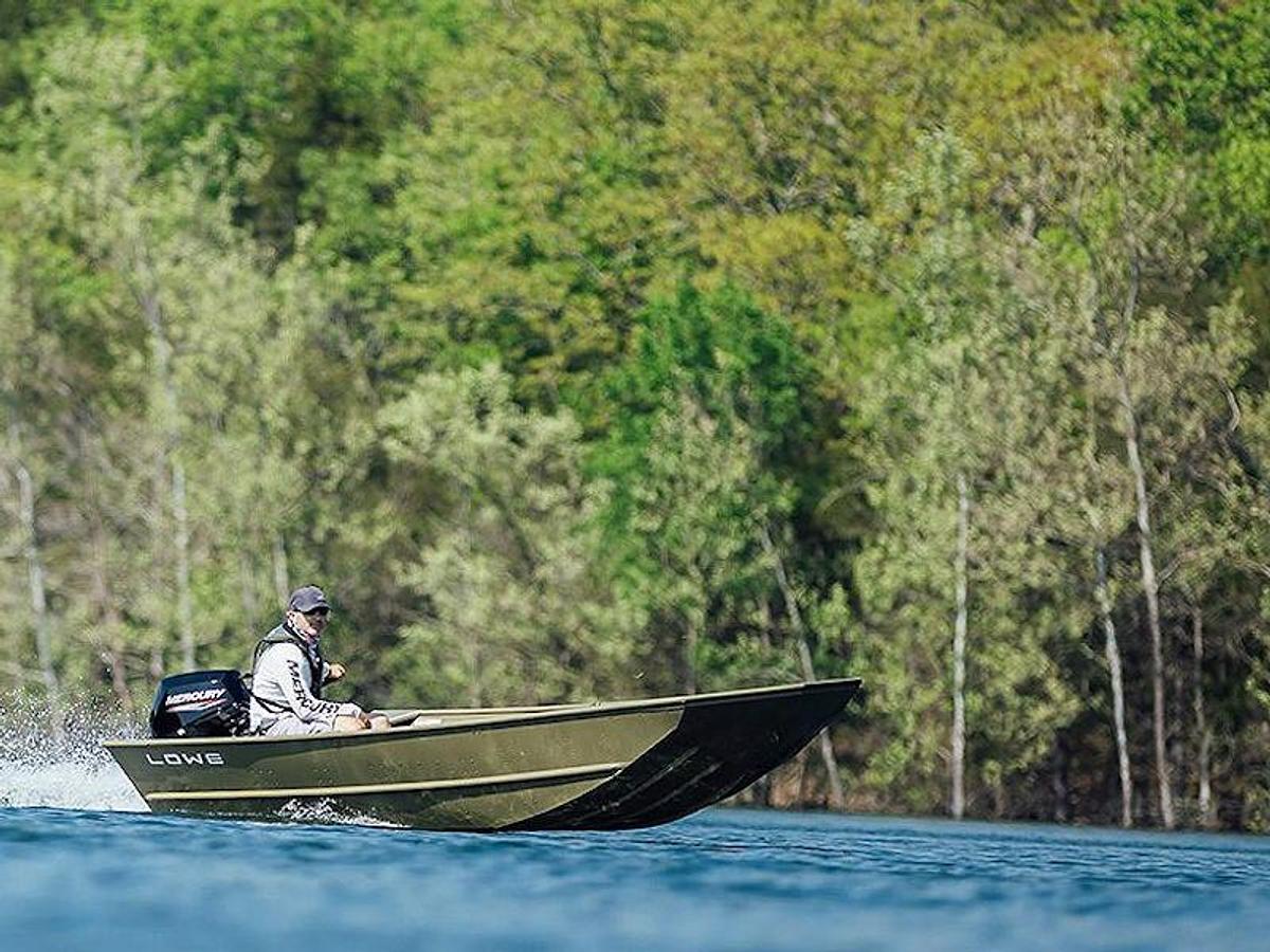 2025 Lowe Boats L1852MT AURA Tiller