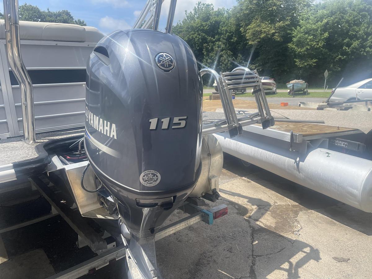 Used 2018 SYLVAN MIRAGE 8520 S TRI TOON
