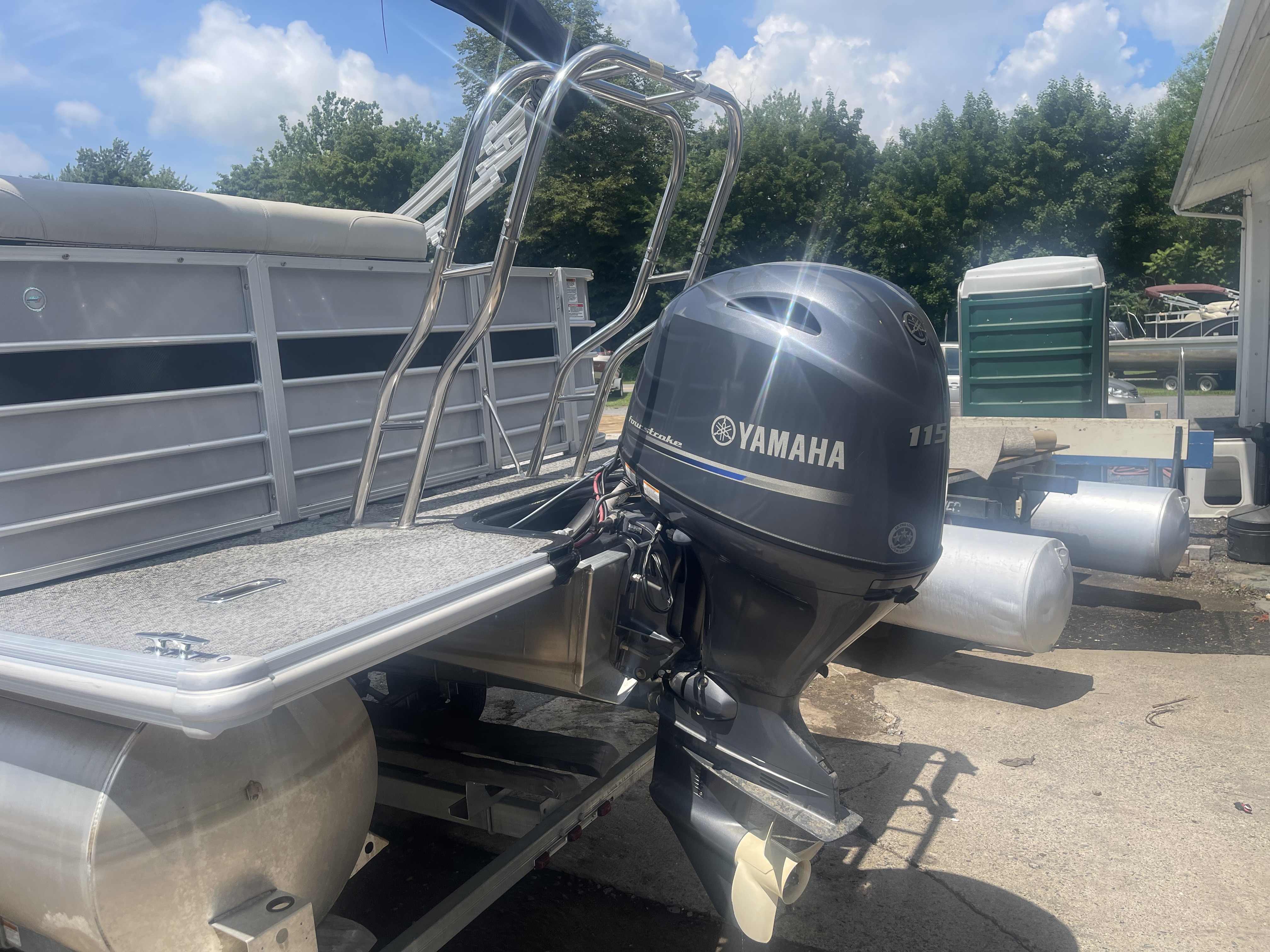 Used 2018 SYLVAN MIRAGE 8520 S TRI TOON