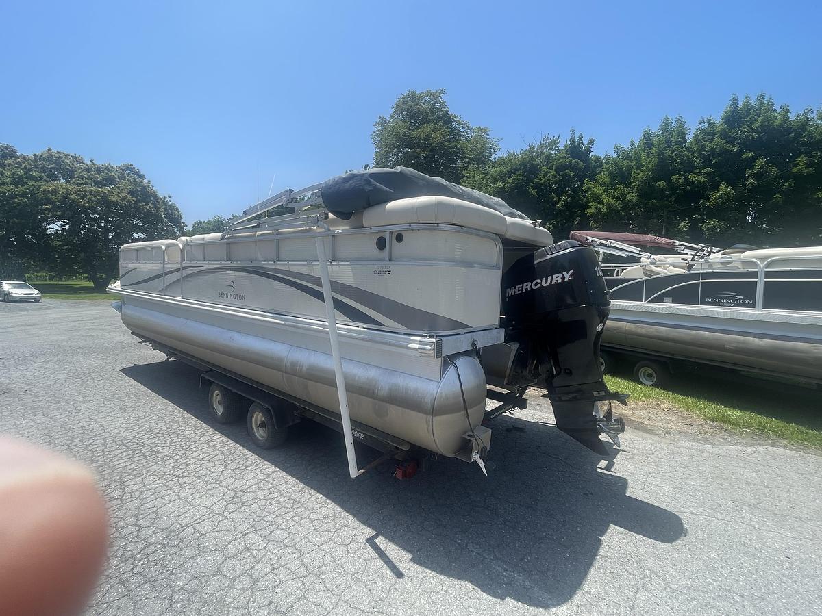 Used 2005 BENNINGTON 2575 RLX