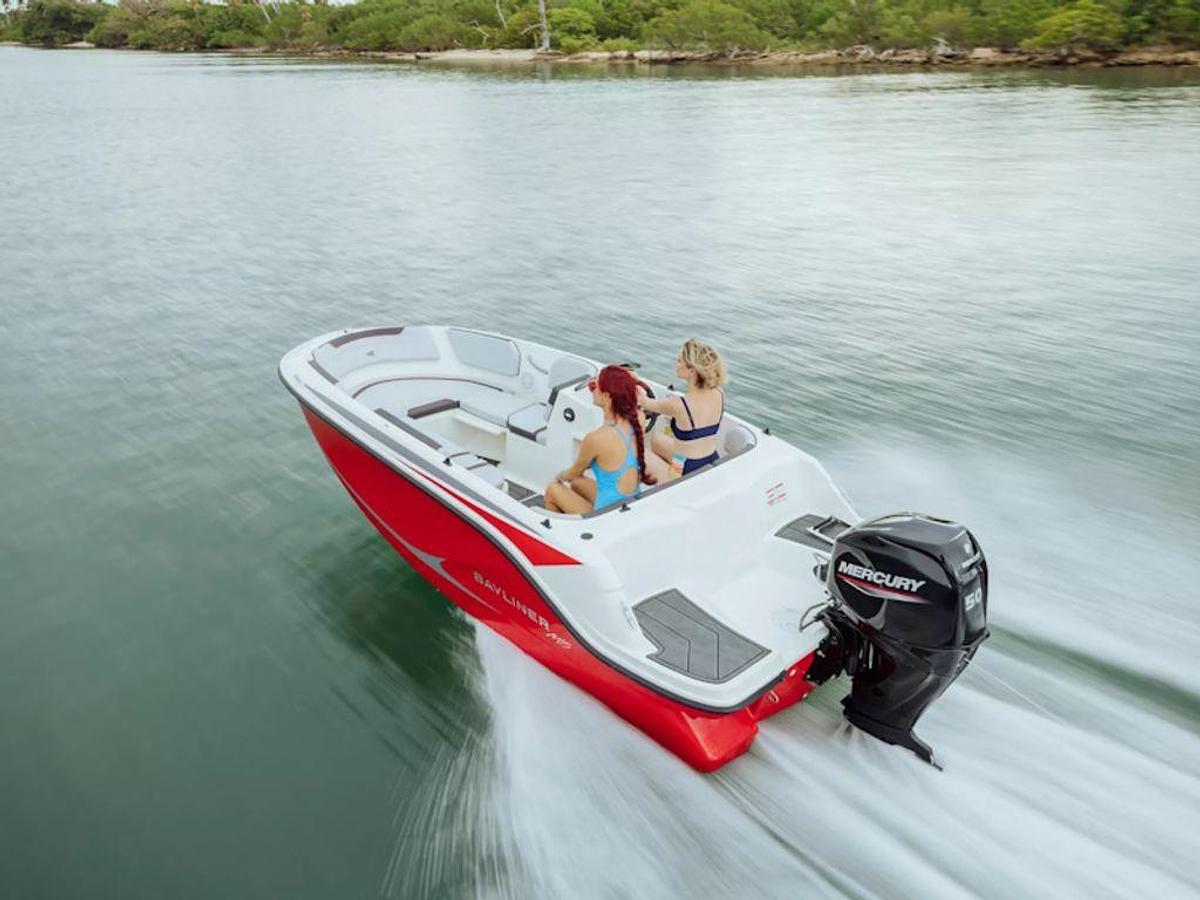 2025 Bayliner M15 Base