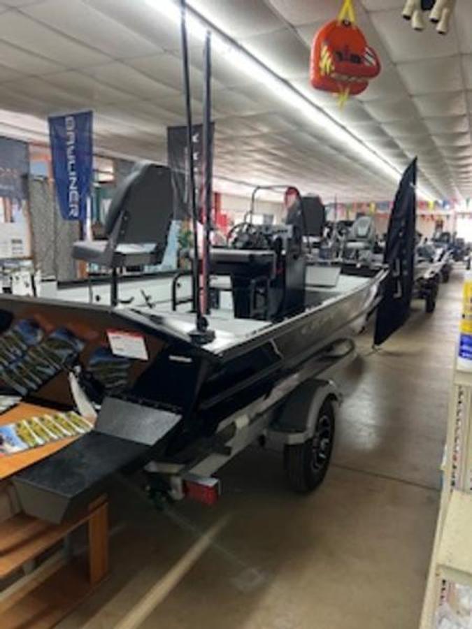 2026 Lowe Boats RX1870 Pathfinder