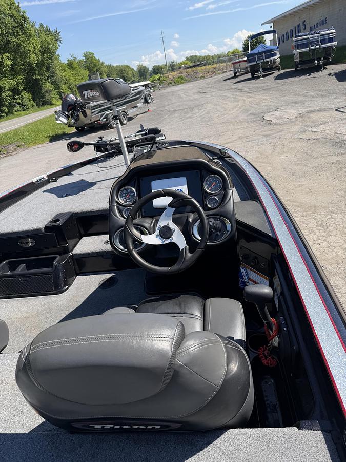 Used 2014 TRITON 18XS