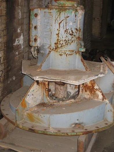 Used Morden 34H300 Pulping Unit, Bearing Unit, Extraction Chamber And Hub, 34" Plate Size, Hole Size Of Plate 0.750", 6-Plates, Vertical Unit, Plate #34Hav131.750, Continuous #9784