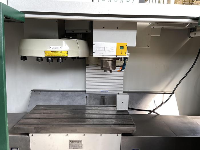 Ottime Centro di Lavoro Verticale BRIDGEPORT VMC 800 22 XP