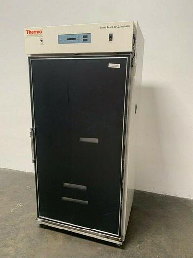 Used Thermo Scientific 29 CuFT CO2 Incubator Temp Range 5C°- 60C°