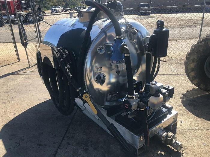 Used 2018 PAC-MAC 600 GALLON TWO COMPARTMENT