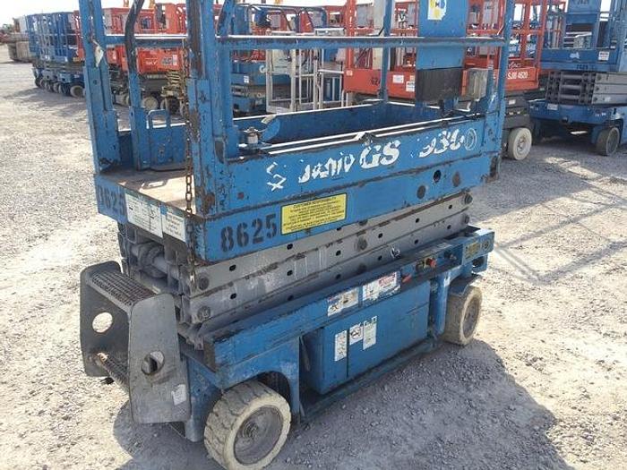 Used 1998 Genie GS-1930 DC Scissor Lift