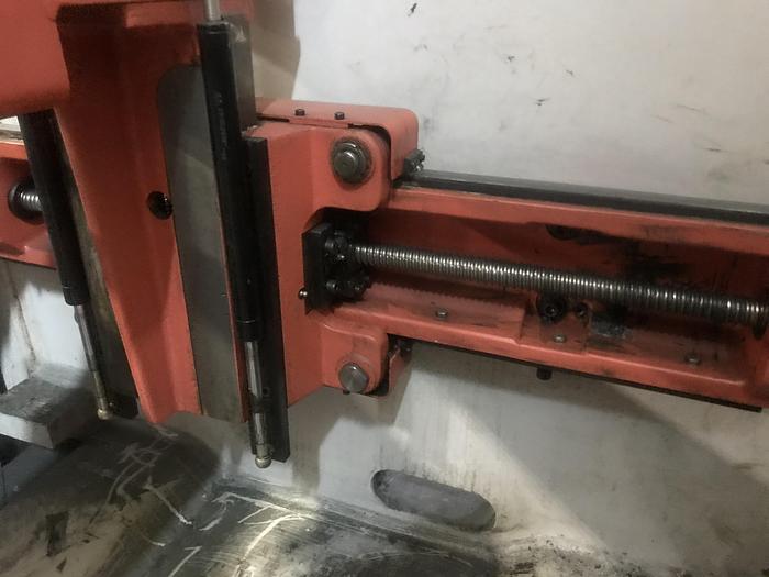 Used 2003 400 Ton Beyeler CNC Hydraulic Press Brake