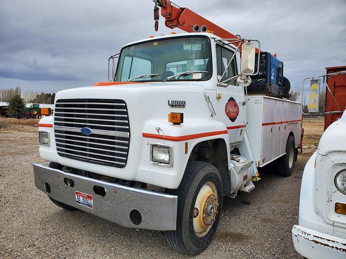 Used Ford L8000 Service Truck w/ Crane