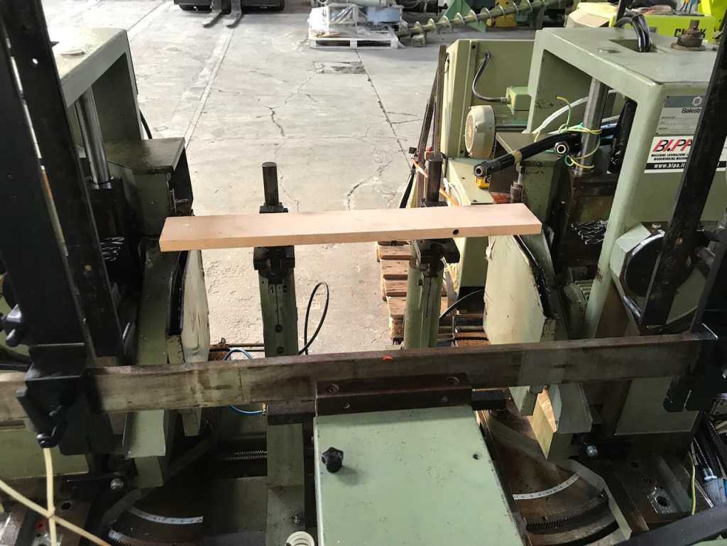 Usato Intestatrice Fresatrice Foratrice doppia, marca Balestrini, modello DFTP, automatica con caricatore