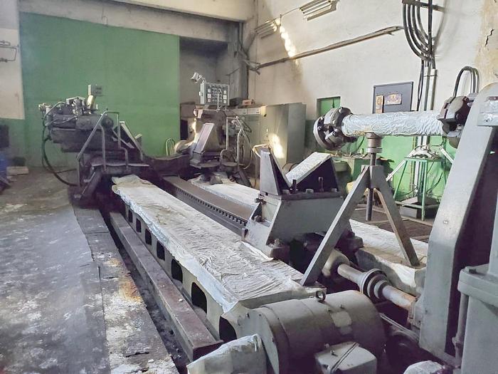 1975 Roll Grinding machine FARREL GIUSTINA 50''-63'' x 304'' 1600x7721mm
