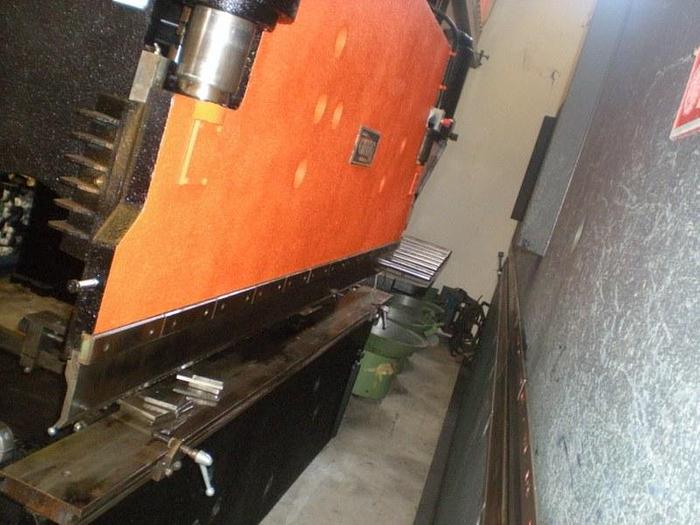 Usato PIEGATRICE OMAG IDRAULICA 3000 X 100t