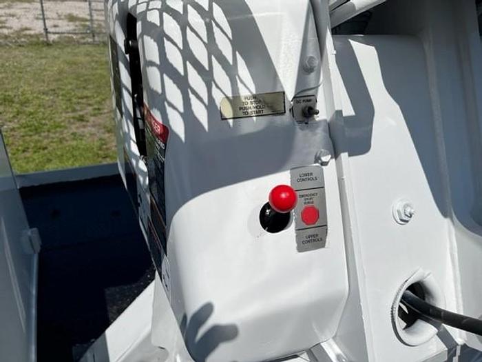 Used ALTEC AA755L 60FT MATERIAL HNDLER 2 MAN BUCKET ON 2006 INTERNATIONAL4300 BOOM TRUCK