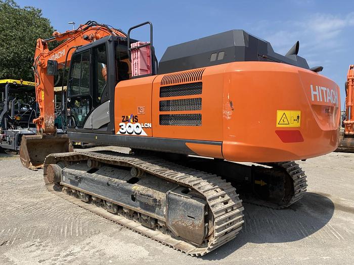 Usato 2016 HITACHI ZX300LCN-6