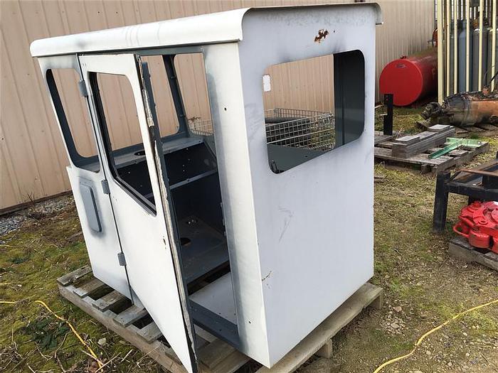 0 CCC CAB FOR CCC (CRANE CARRIER COMPANY) TRUCK - Pending Sale