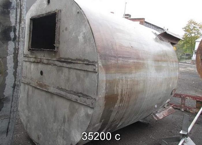 Used 2750 Gallon Stainless Steel Vertical Tank #35200