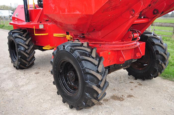 Used 2003 BENFORD 6 TONNE SWIVEL