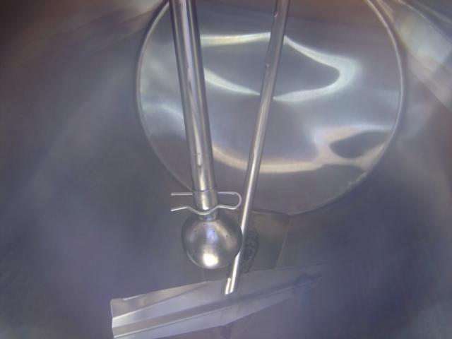 Usado 600 GALLON BULK TANK