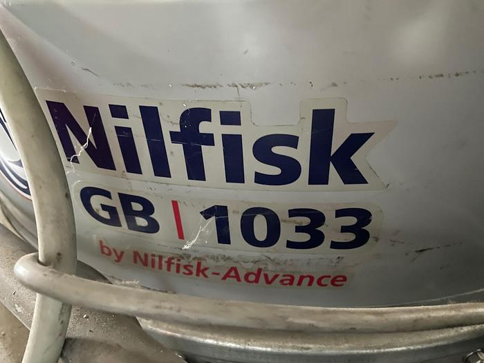 Gebraucht Industriesauger NILFISK GB 1033