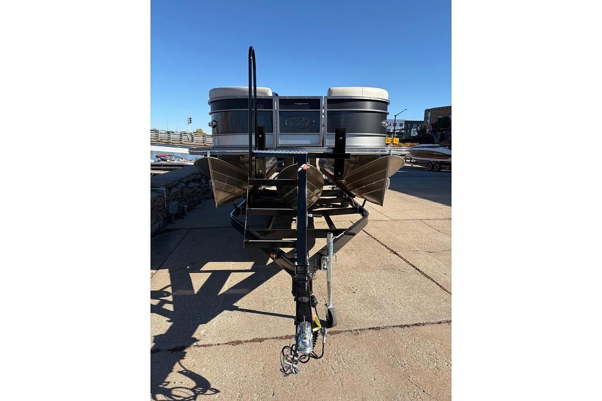 Used 2022 Manitou 23 Encore RF SHP 575
