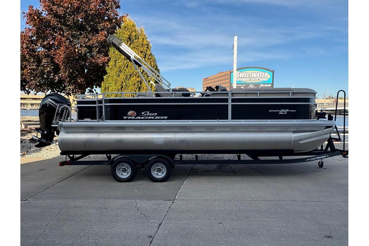 2024 Sun Tracker SF 22