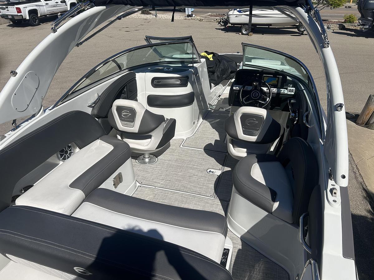 Used 2024 Crownline 260 XSS