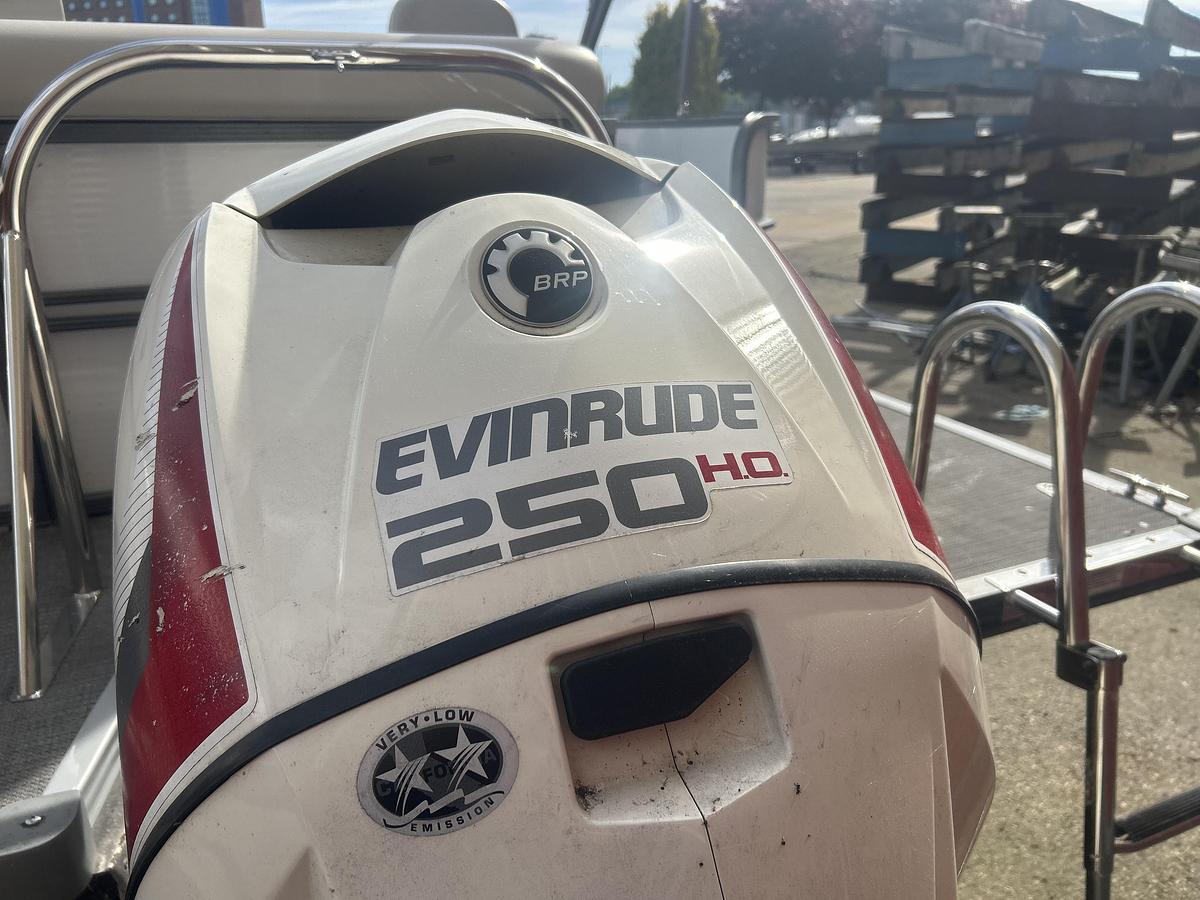 Used 2016 Manitou Oasis SHP