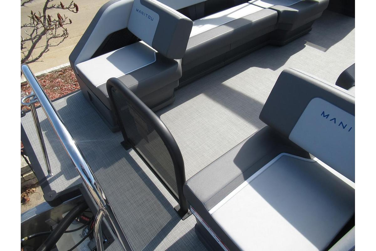 2024 Manitou Cruise 22 Switchback