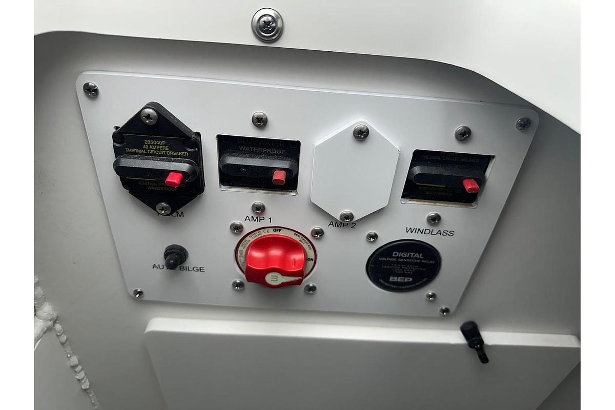 2025 Crownline SS Series 290 SS
