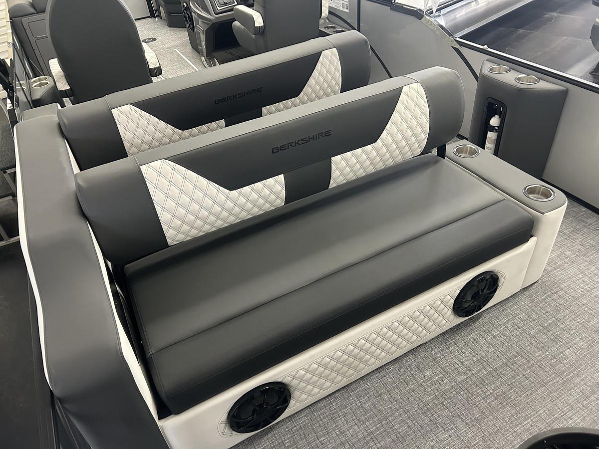2026 Berkshire Pontoons STS Series 25ULE STS