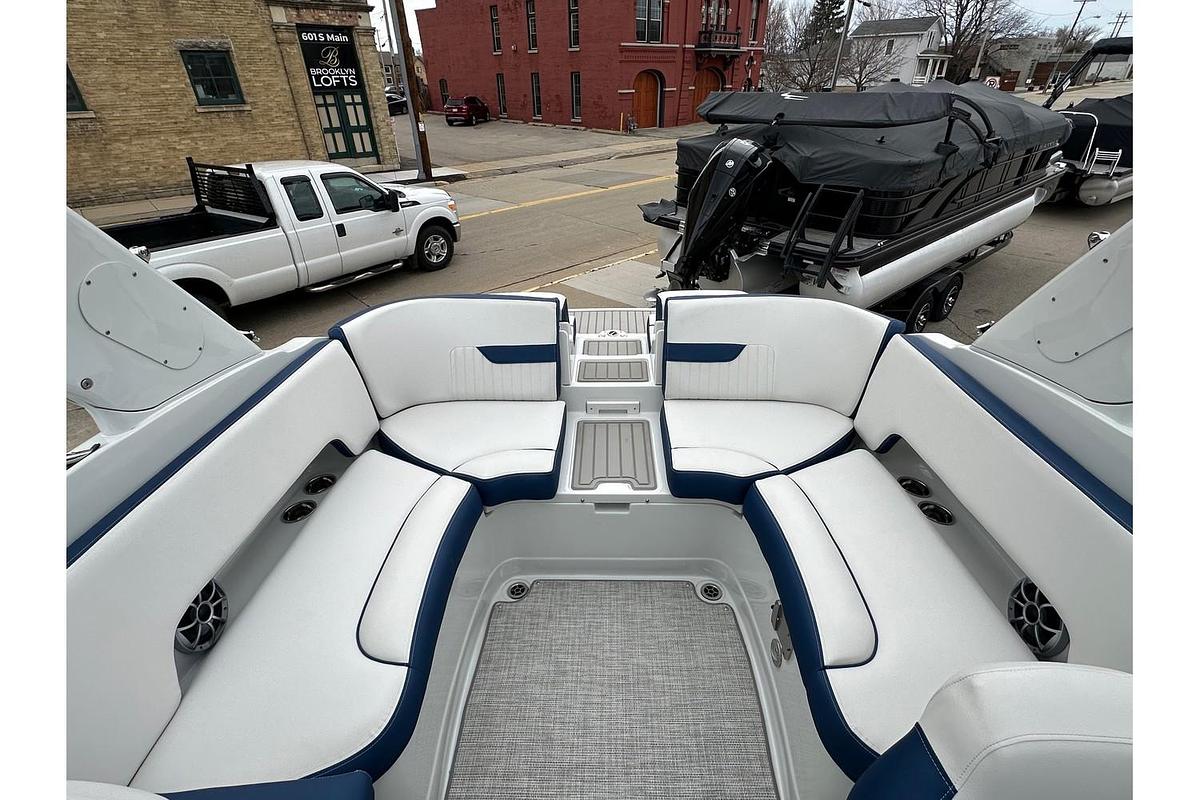 2025 Crownline SS Series 270 SS