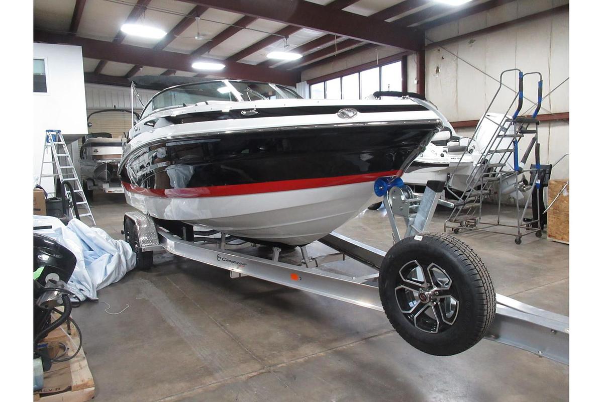 2024 Crownline 250 XSS