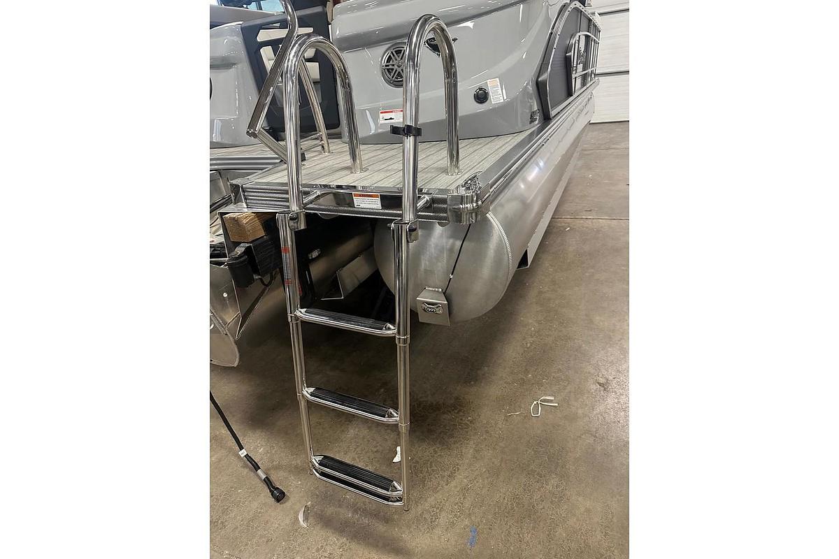 2024 Manitou LX 23 Rear Facing X-Treme Windshield (Rfxw)