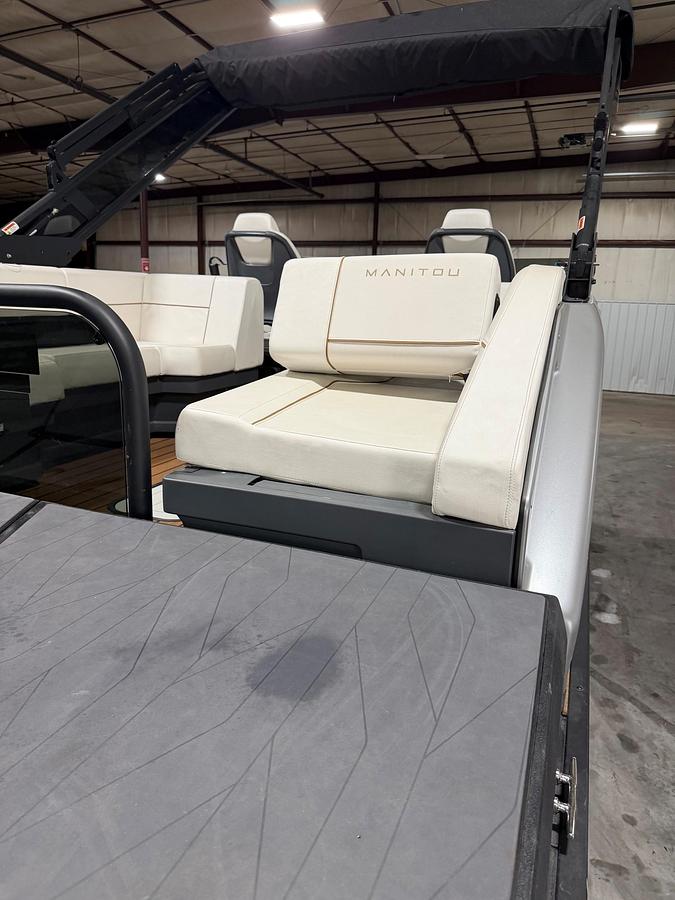 Used 2023 Manitou 22 Explore Navigator