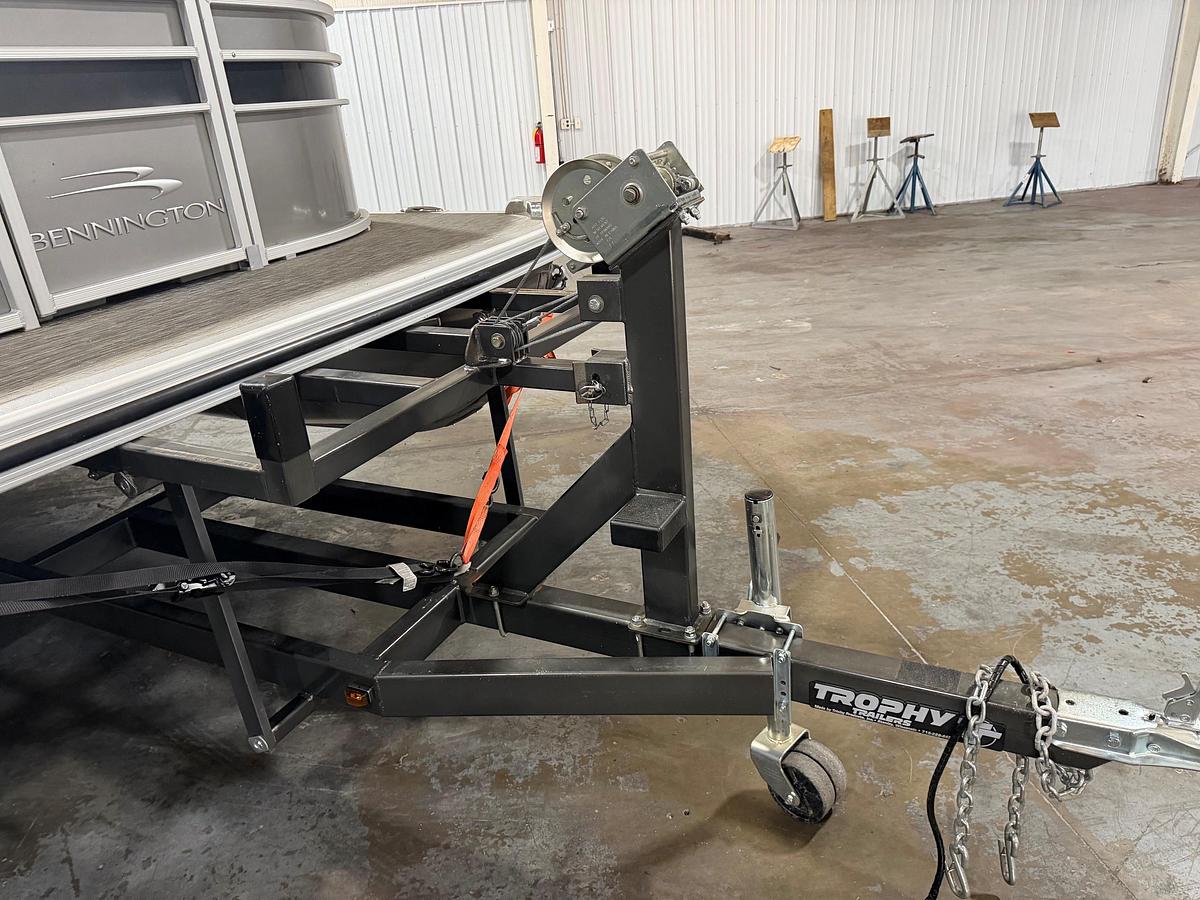 Used 2022 Bennington 22SSBX