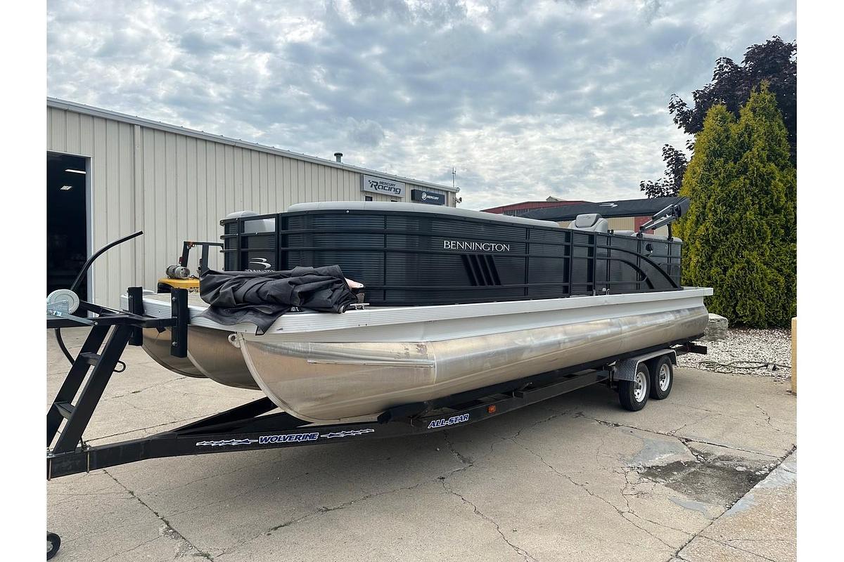 Used 2021 Bennington 25 LCW